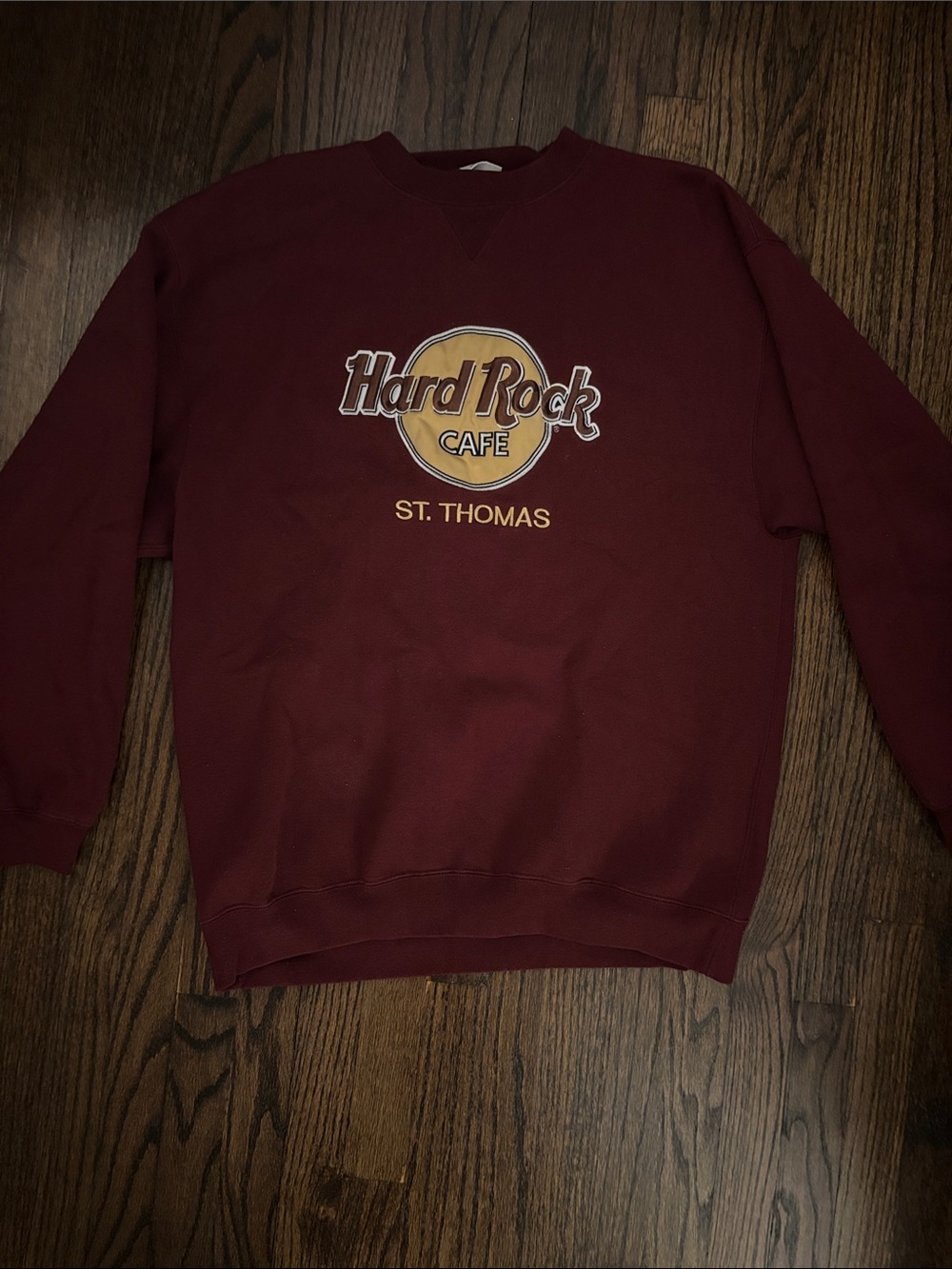 Hard Rock Cafe Vintage Men's Burgundy Crewneck Sweatshirt with Embroidered Logo